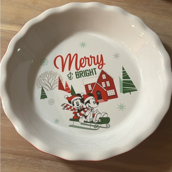 Disney Merry & Bright Pie Dish - Picture 1 of 3